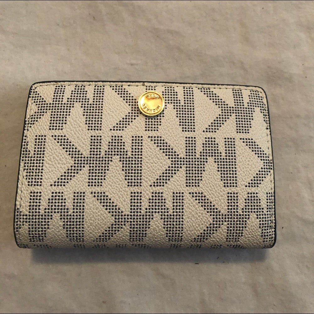 MK Michael Kors wallet white with navy